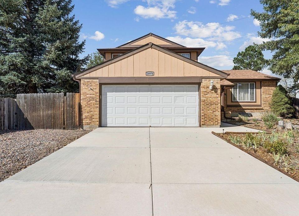 Concrete driveway building
