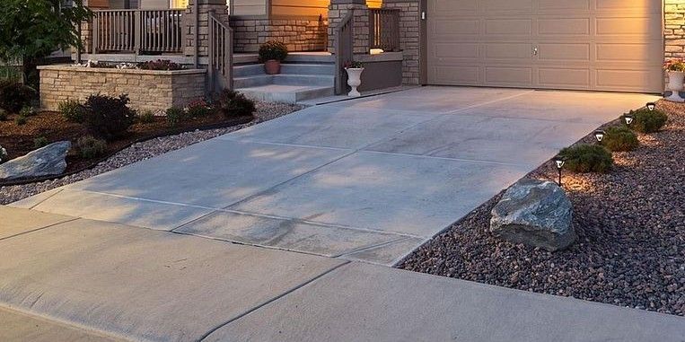 Concrete driveway building